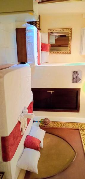 Apartment No. 9 near Sphinx